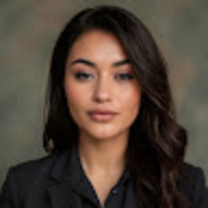 Meet your Posher, Leticia